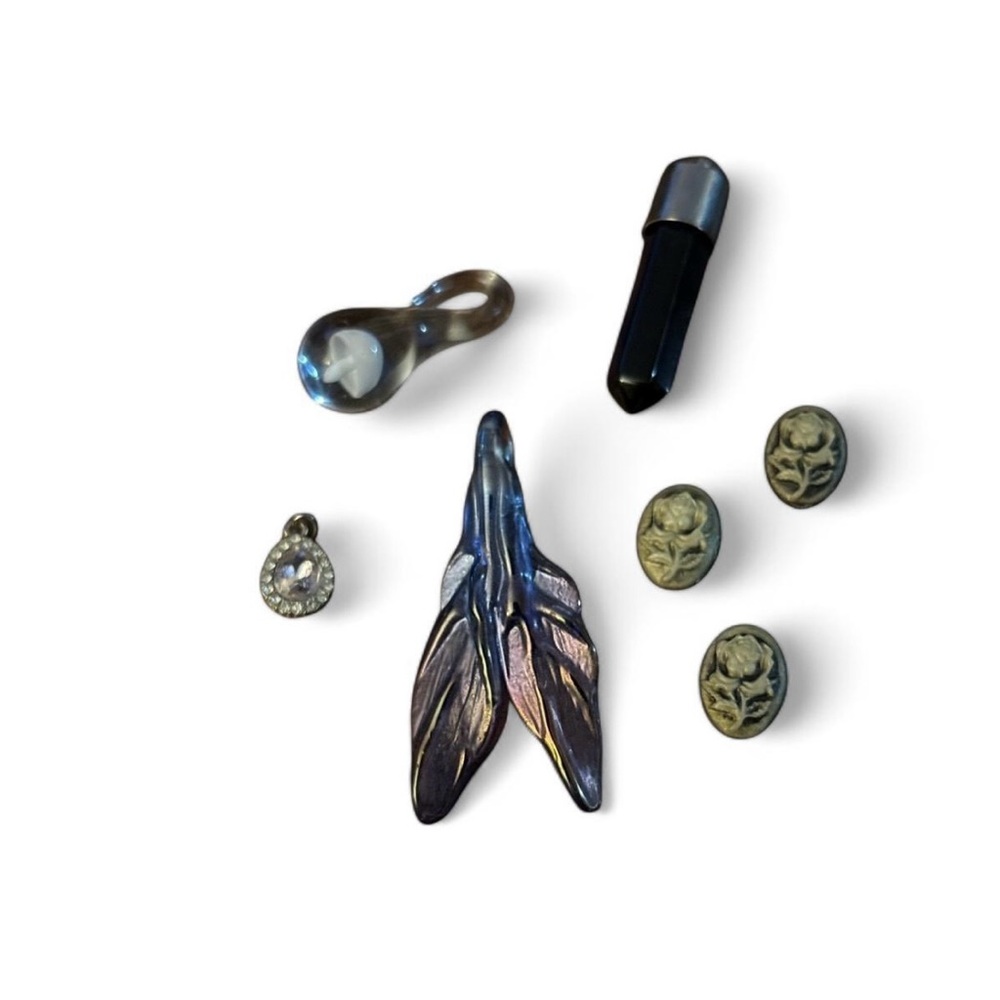 7 piece unique pendants for making jewelry, accessories etc! NWOT